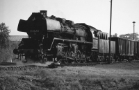 BR 50 rangiert (Graustufen)